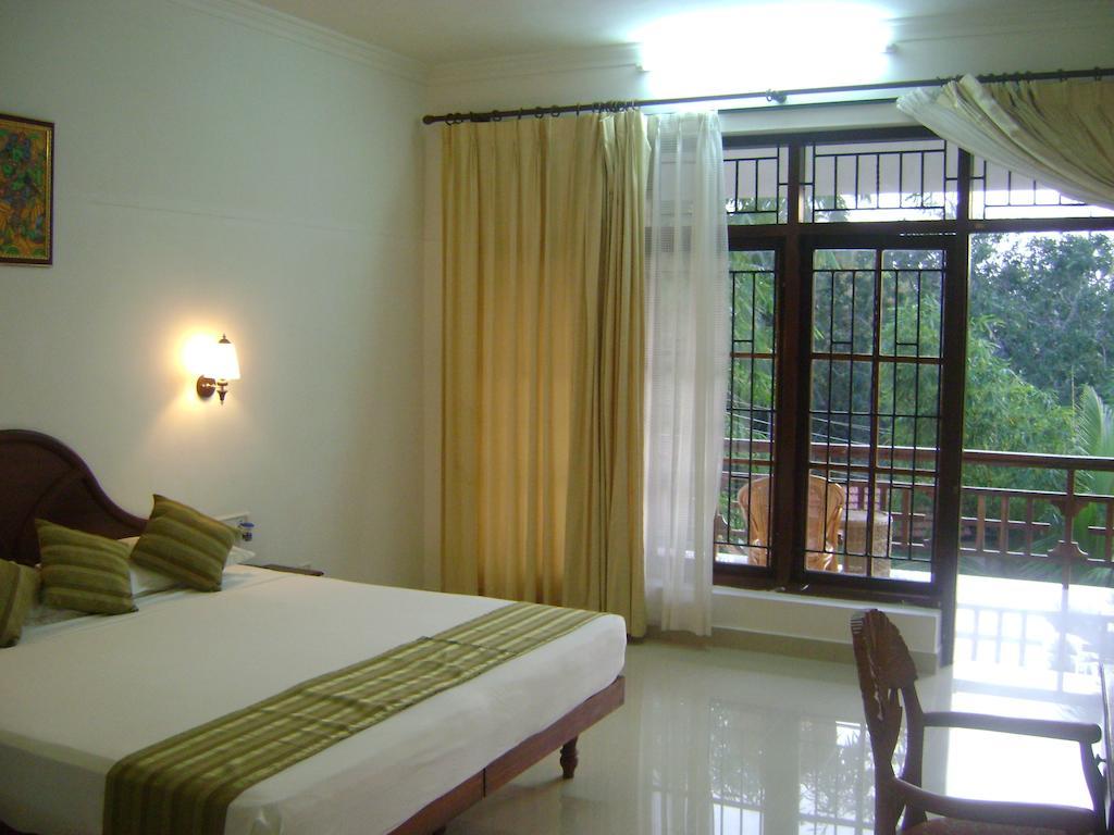 Chakra Ayurvedic Resort Thiruvananthapuram Δωμάτιο φωτογραφία